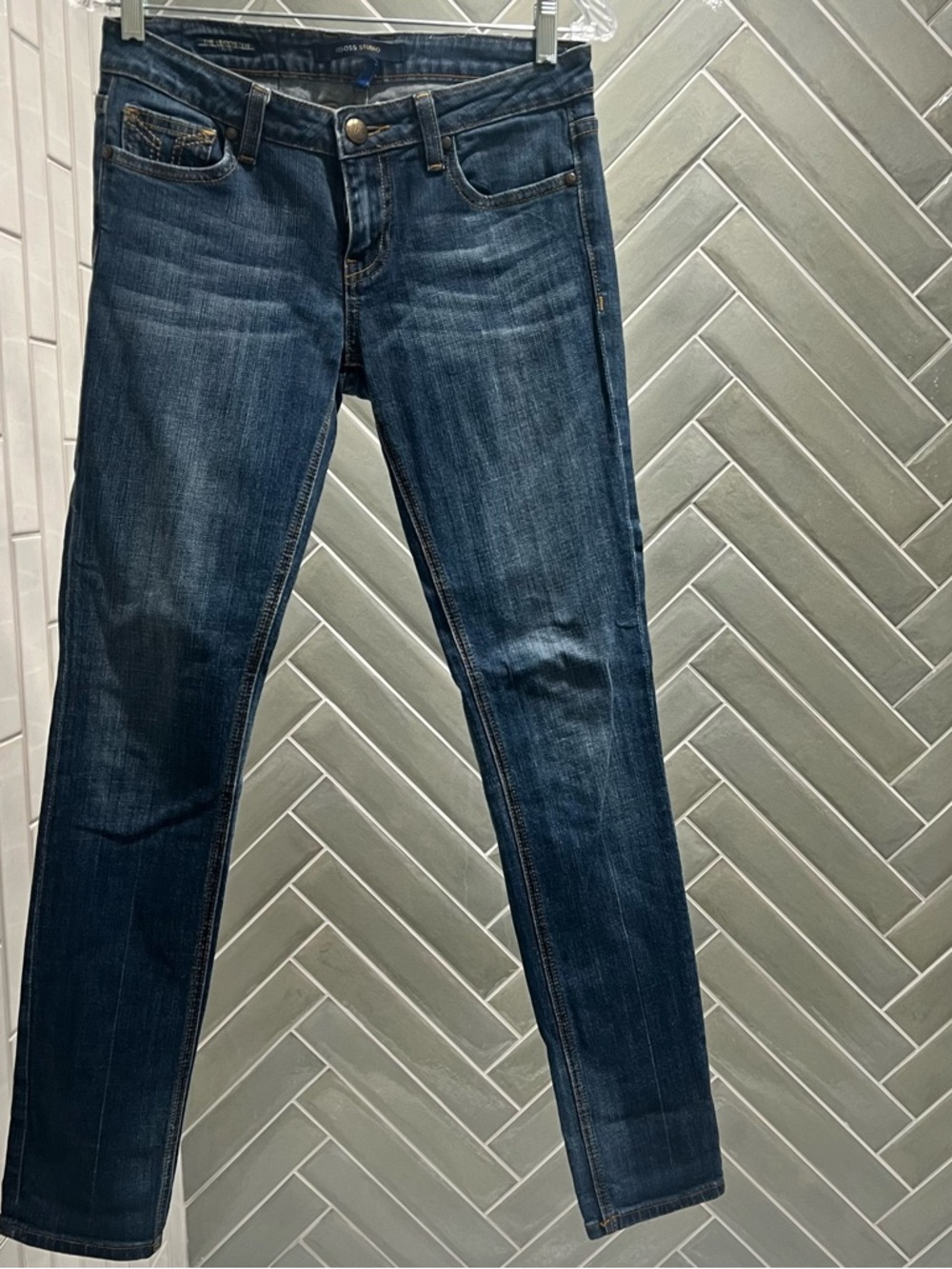 Vigoss Low Rise Women's Dark Wash Straight Jeans - Blue